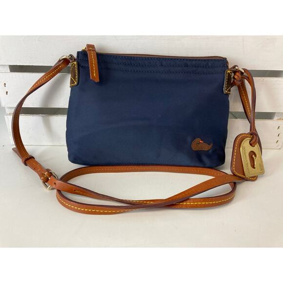 DOONEY & BOURKE SMAL NAVY NYLON BROWN LEATHER CROSSBODY BAG - Picture 2 of 13